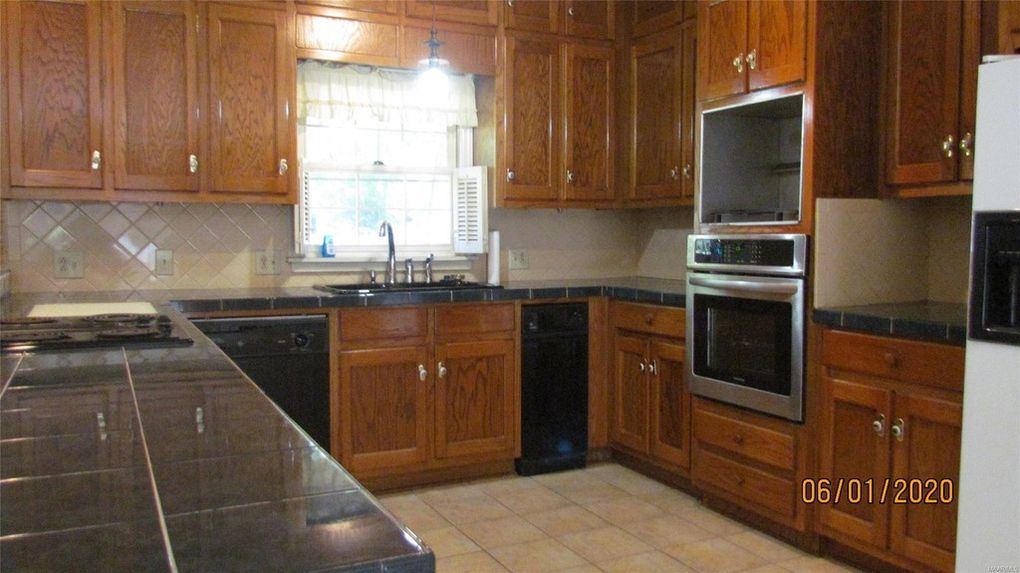 Listing 229 W Castlewood Dr, Selma AL 36701