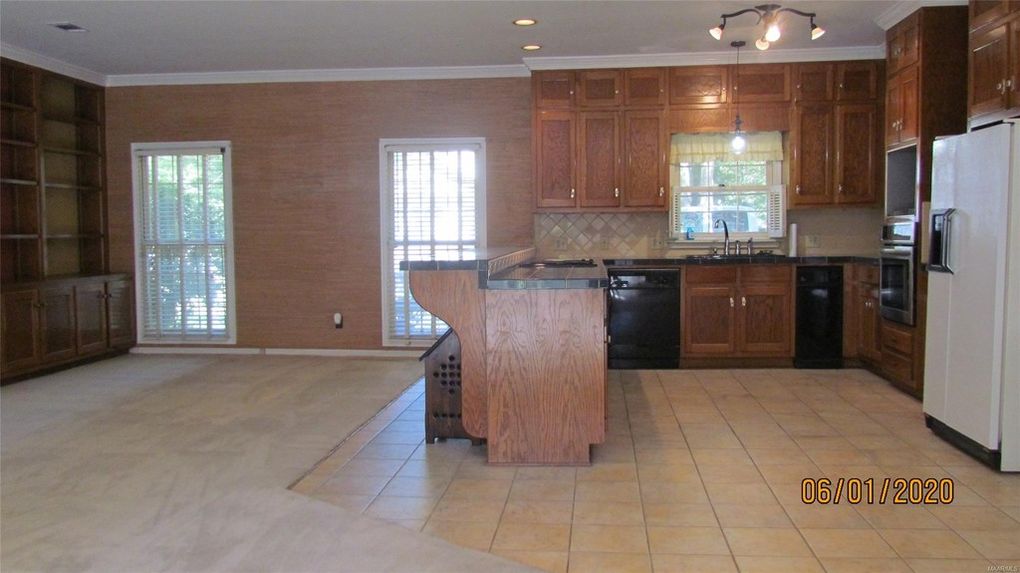 Listing 229 W Castlewood Dr, Selma AL 36701